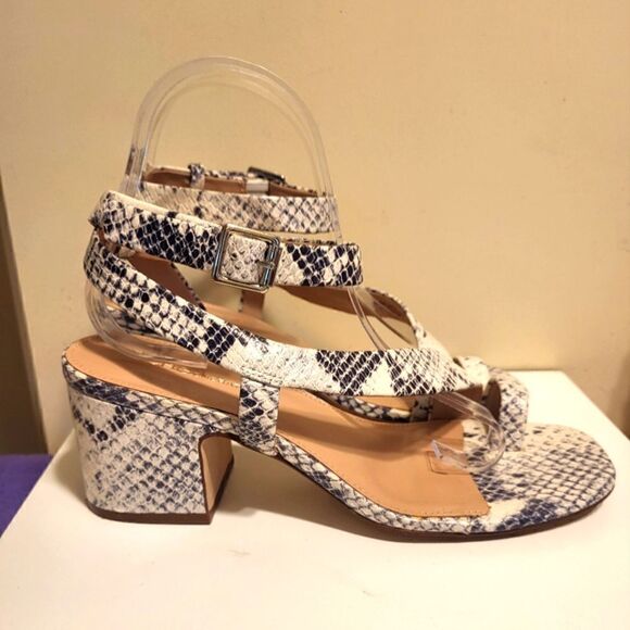 BCBG "Danni" Snakeskin Print Leather Toe Ring Chunky Heel Sandals Sz.8/38.5 $150 - Picture 2 of 9